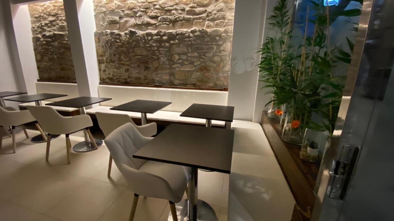 Hostal Somnis Suria Экстерьер фото