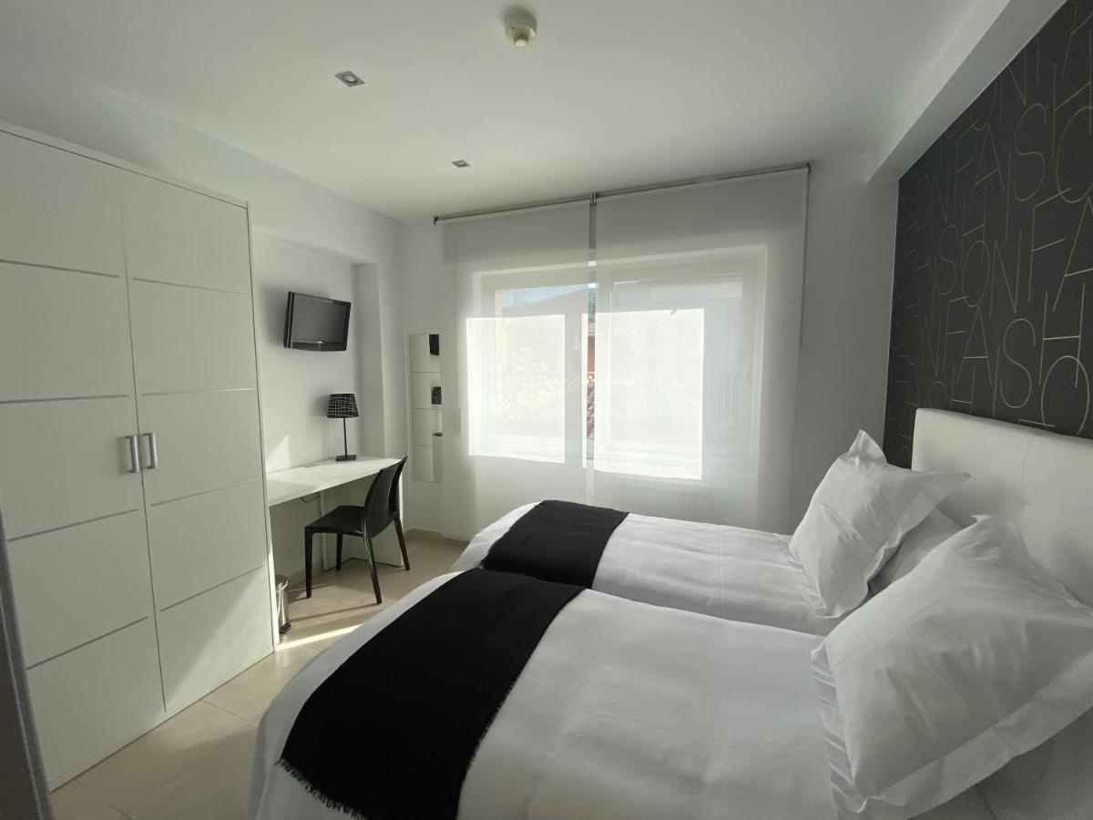 Hostal Somnis Suria Экстерьер фото