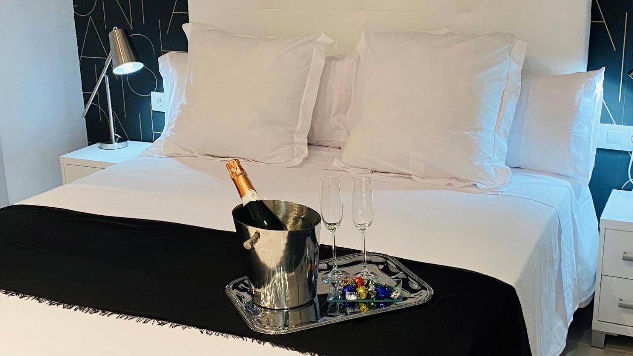 Hostal Somnis Suria Экстерьер фото
