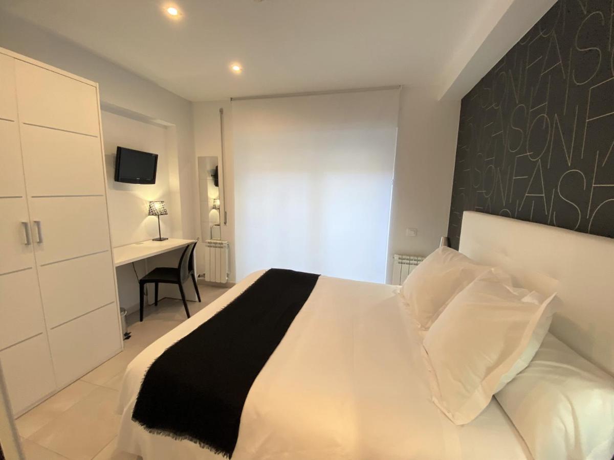 Hostal Somnis Suria Экстерьер фото