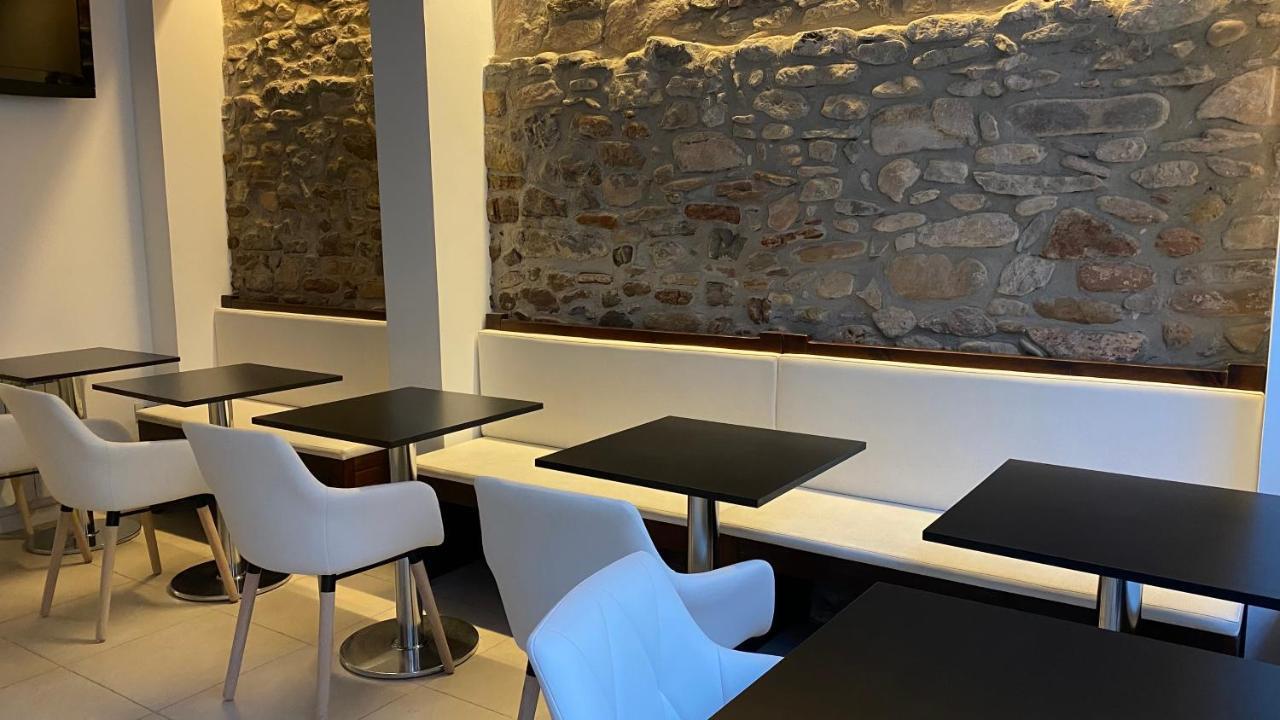 Hostal Somnis Suria Экстерьер фото