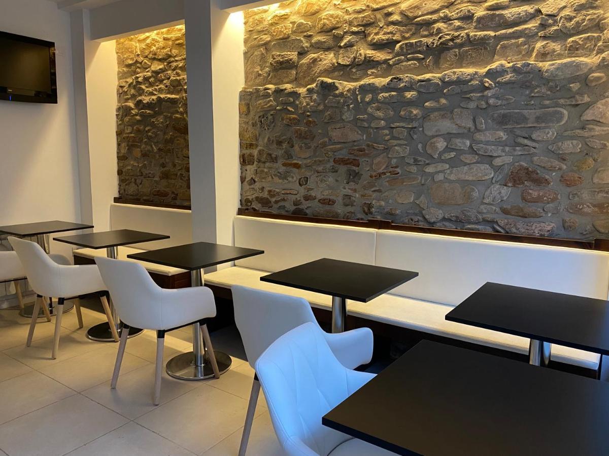 Hostal Somnis Suria Экстерьер фото